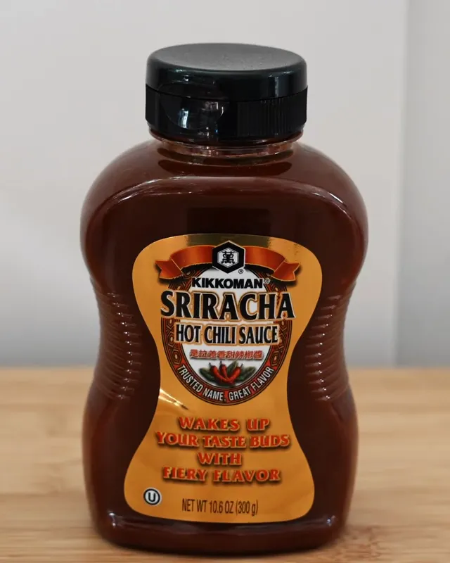 Kikkoman Sriracha Hot Chili Sauce squeeze bottle